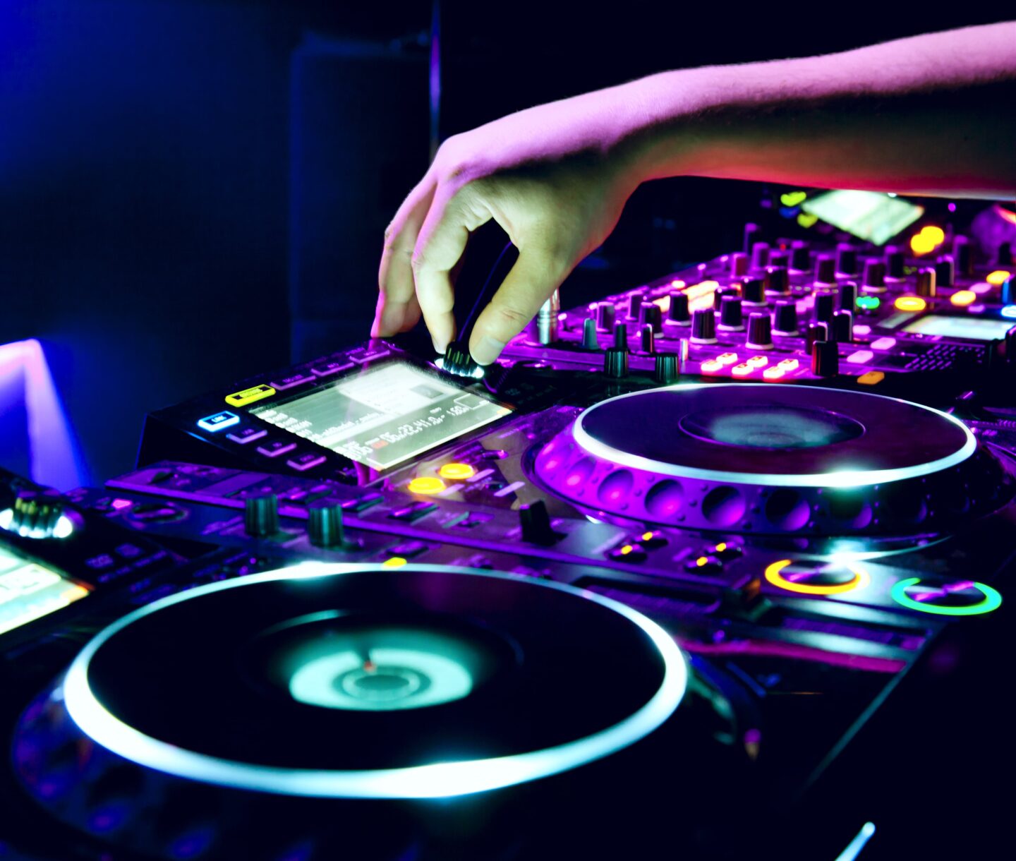 shutterstock min